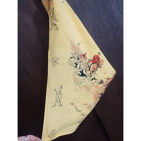 Vintage Equestrian Fox Hunting Dogs Hounds Yellow English Scarf 29 x 30 square - Picture 12 of 15